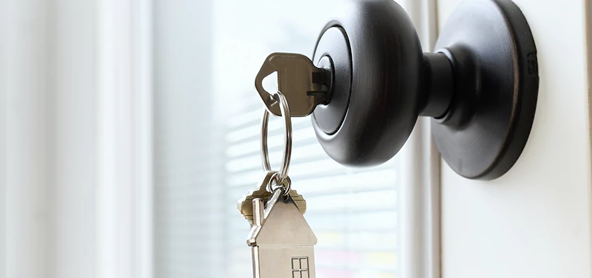 Bifold Door Knob Replacement in Carpinteria, California