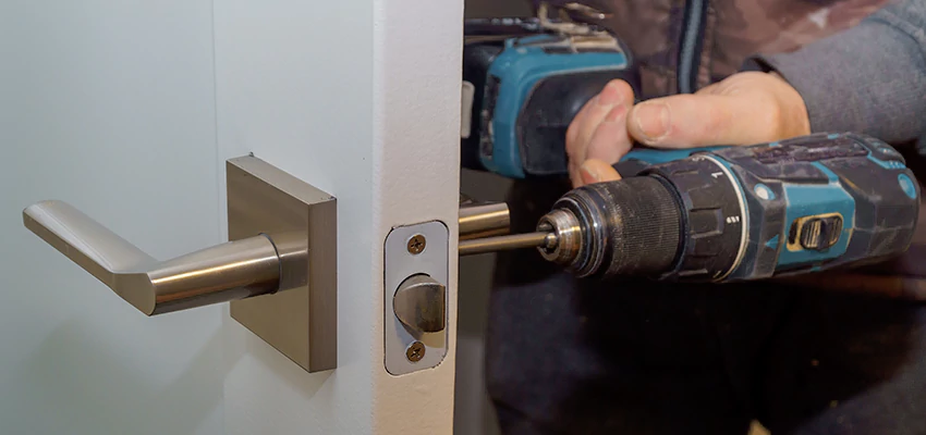 Broken Door Handle Lock Repair in Carpinteria, California